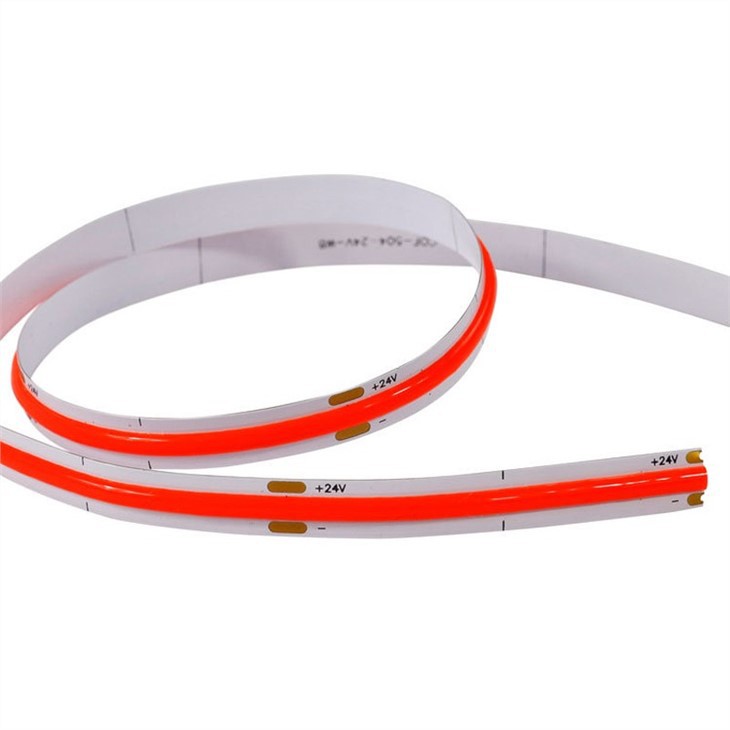 شريط LED أحمر اللون